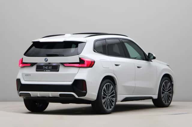 BMW iX1 (2026) thumbnail 9