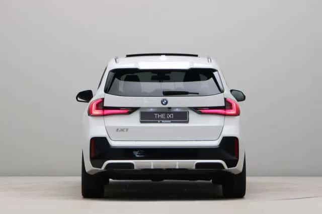 BMW iX1 (2026) thumbnail 10
