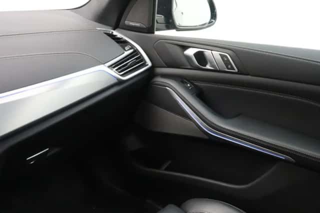 BMW X5 (2023) thumbnail 14