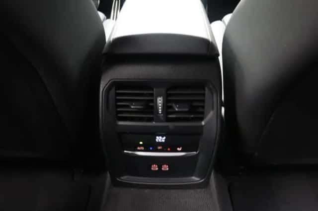 BMW 3-Serie (2024) thumbnail 18