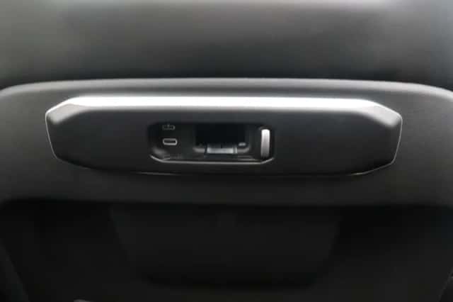 BMW X5 (2025) thumbnail 25