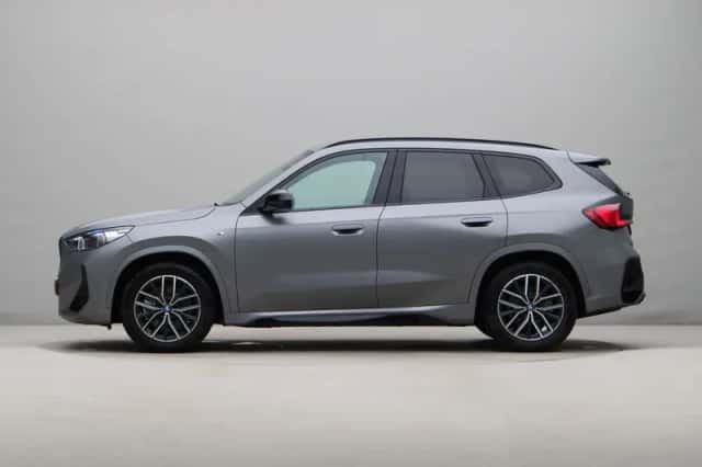 BMW iX1 (2023) thumbnail 11
