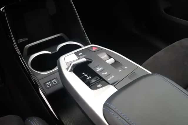 BMW iX1 (2023) thumbnail 16