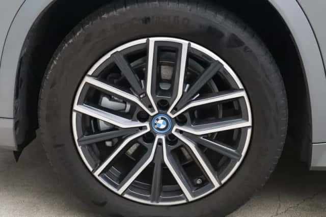 BMW iX1 (2023) thumbnail 18