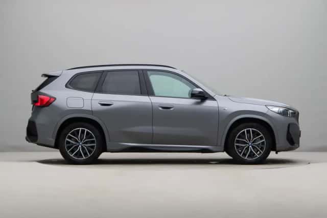 BMW iX1 (2023) thumbnail 7