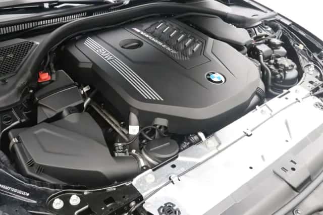 BMW 3-Serie (2024) thumbnail 4