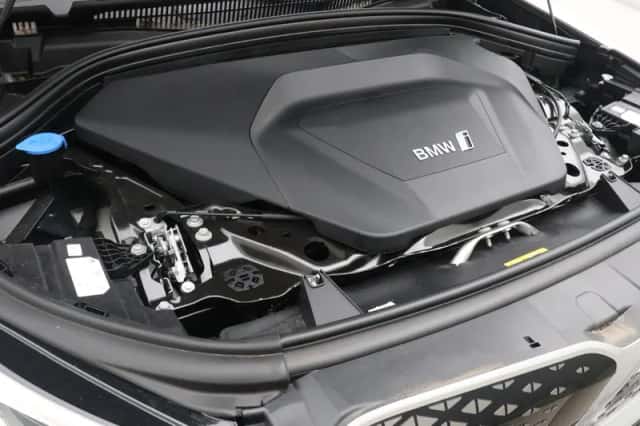 BMW iX1 (2026) thumbnail 4