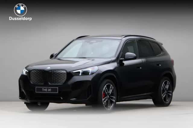 BMW iX1 (2026) thumbnail 1