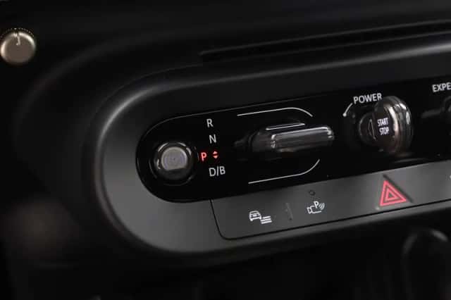 MINI Cooper (2025) thumbnail 13