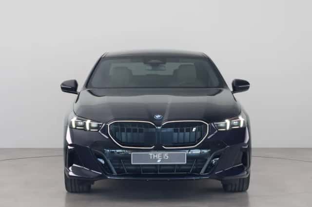BMW i5 (2026) thumbnail 2