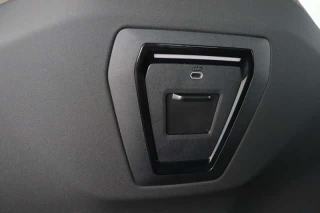 BMW i5 (2026) thumbnail 15