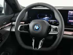 BMW i5 (2026) thumbnail 17
