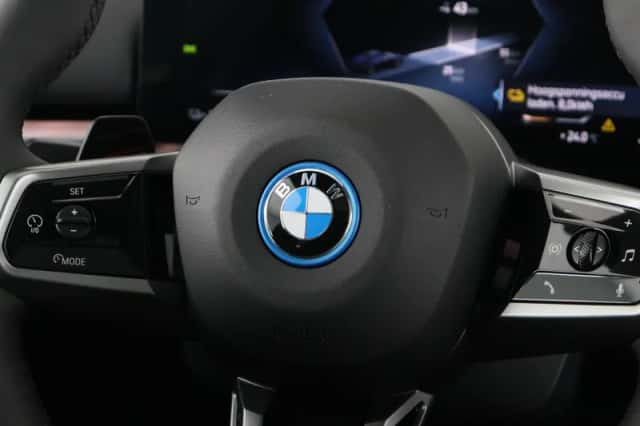 BMW i5 (2026) thumbnail 18