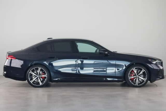BMW i5 (2026) thumbnail 4