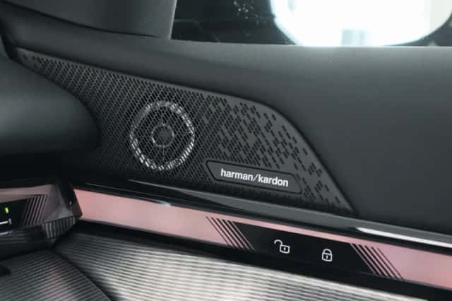 BMW i5 (2026) thumbnail 10