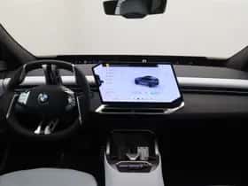 BMW iX3 (2026) thumbnail 12