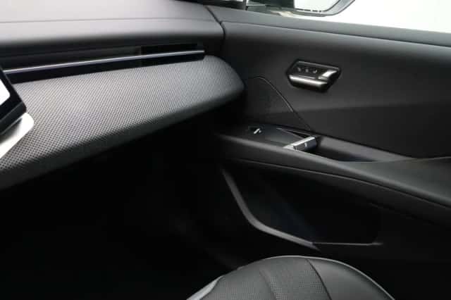 BMW iX3 (2026) thumbnail 15