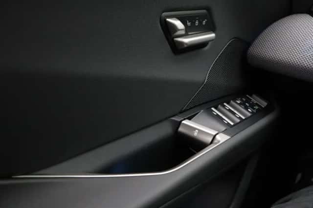 BMW iX3 (2026) thumbnail 16