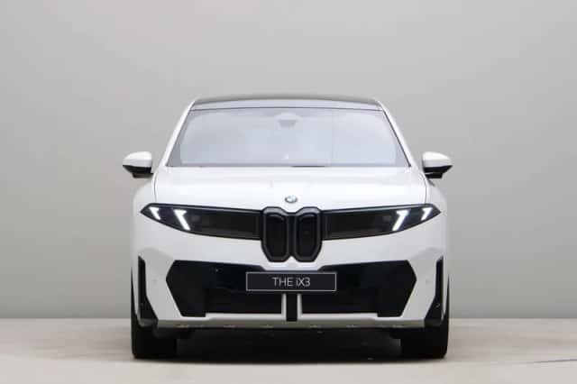 BMW iX3 (2026) thumbnail 6