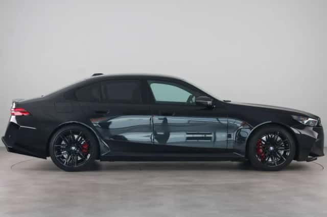 BMW M5 (2025) thumbnail 4