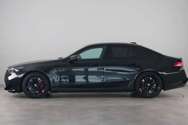 BMW M5 (2025) thumbnail 8