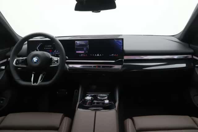 BMW i5 (2026) thumbnail 12
