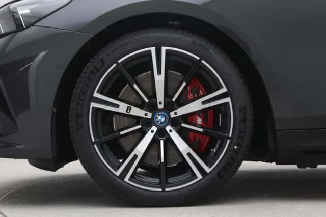BMW i5 (2026) thumbnail 18