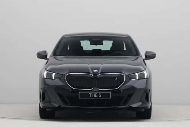 BMW i5 (2026) thumbnail 5