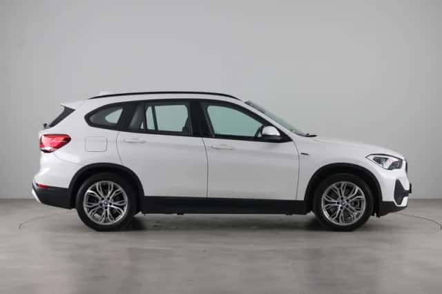 BMW X1 (2022) thumbnail 8