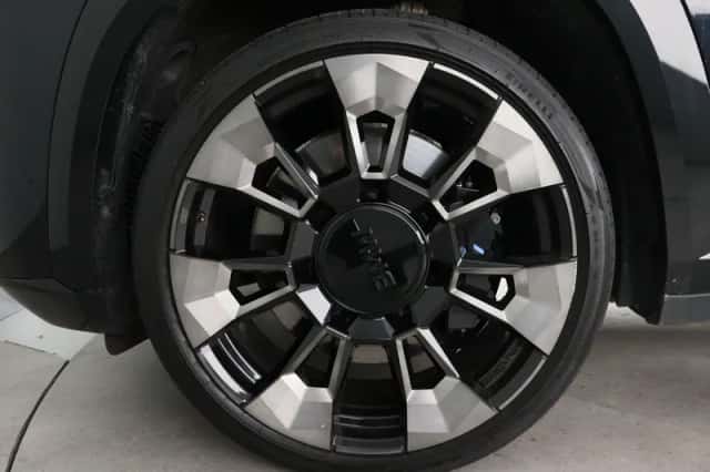BMW XM (2024) thumbnail 19