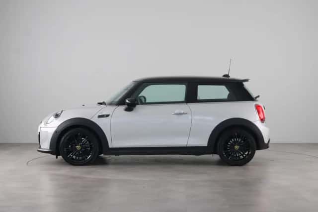 MINI Electric (2022) thumbnail 13