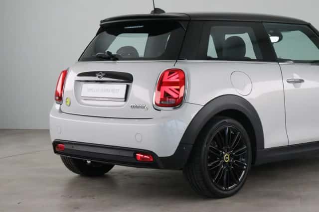 MINI Electric (2022) thumbnail 20
