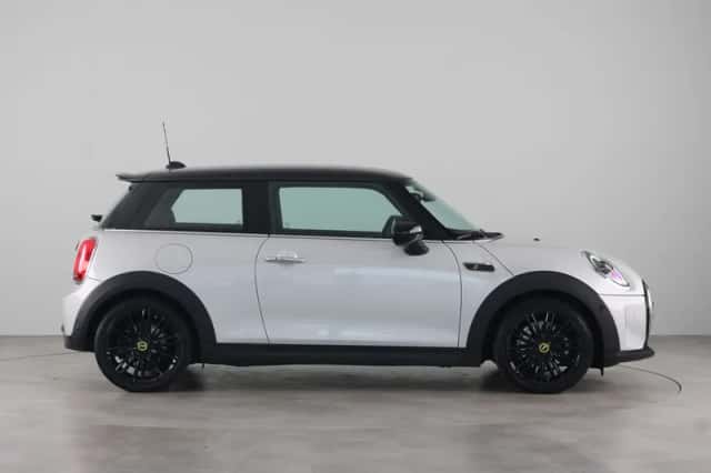 MINI Electric (2022) thumbnail 9