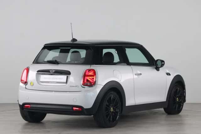 MINI Electric (2022) thumbnail 10