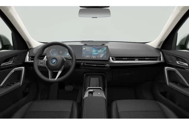 BMW iX1 (2026) thumbnail 3