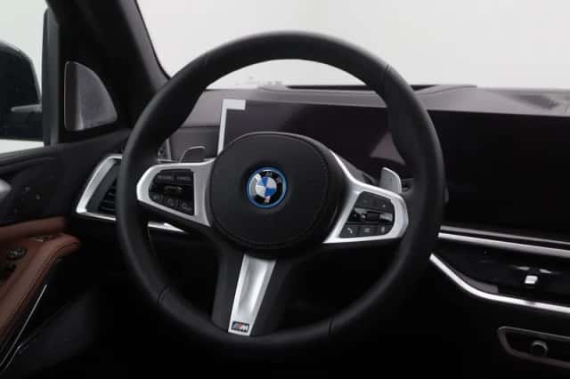 BMW X5 (2025) thumbnail 2
