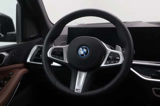 BMW X5 (2025) thumbnail 2