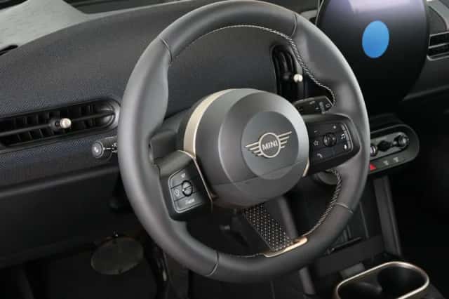 MINI Cooper (2026) thumbnail 2