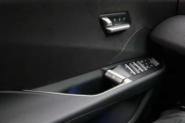 BMW iX3 (2026) thumbnail 15