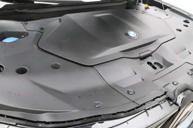 BMW iX3 (2026) thumbnail 3