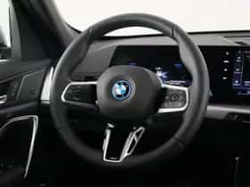 BMW iX1 (2026) thumbnail 2