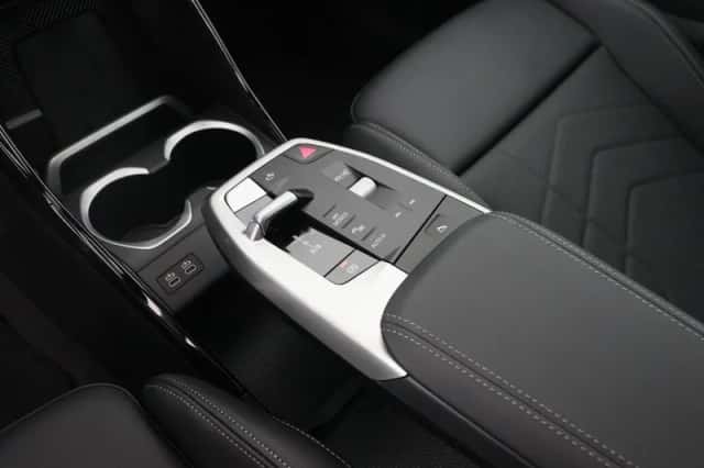 BMW iX1 (2026) thumbnail 16