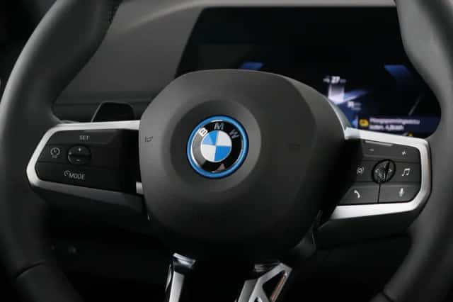 BMW iX1 (2026) thumbnail 3