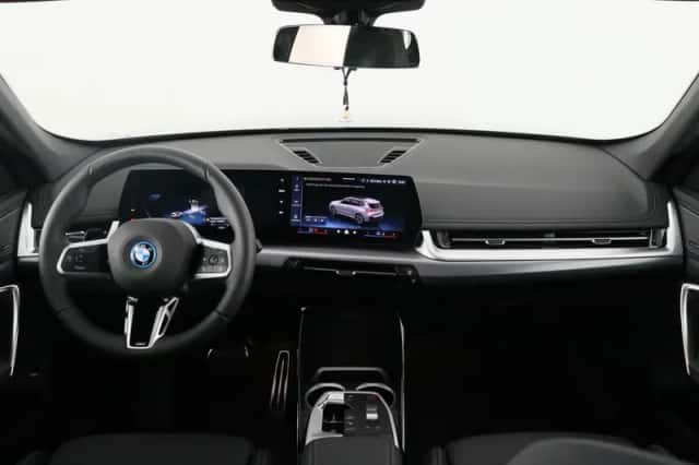 BMW iX1 (2026) thumbnail 26