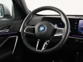 BMW iX1 (2025) thumbnail 2