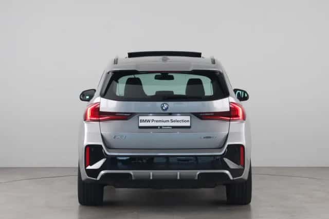 BMW iX1 (2025) thumbnail 12