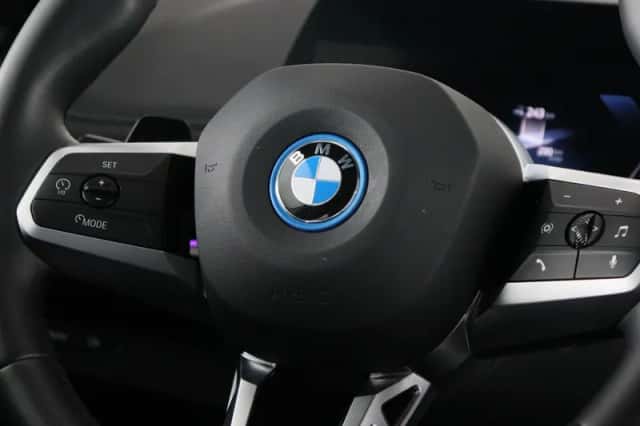BMW iX1 (2025) thumbnail 3