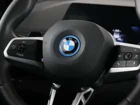 BMW iX1 (2025) thumbnail 3