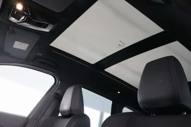 BMW iX1 (2025) thumbnail 29