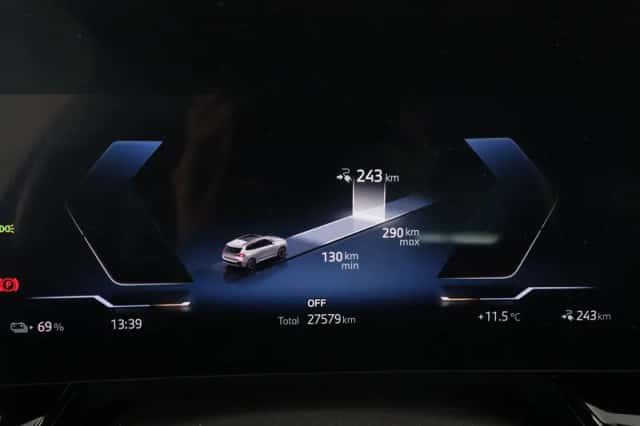 BMW iX1 (2025) thumbnail 4